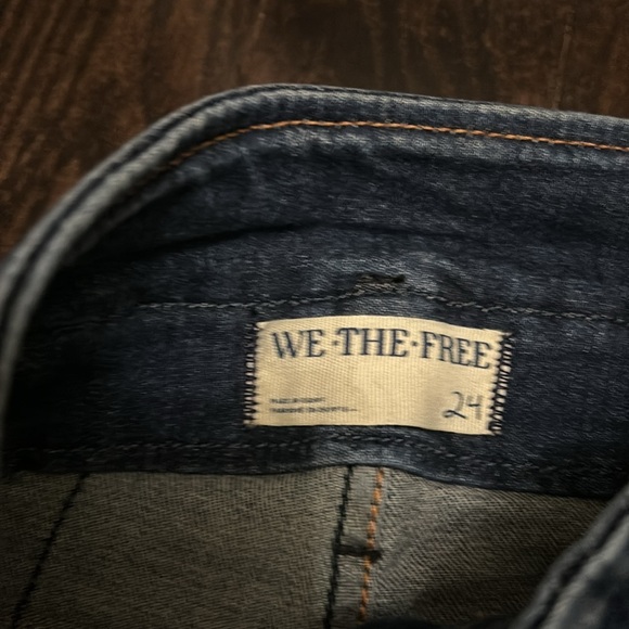 We the Free high waisted button front flare jeans.  Size 24 - Picture 4 of 9